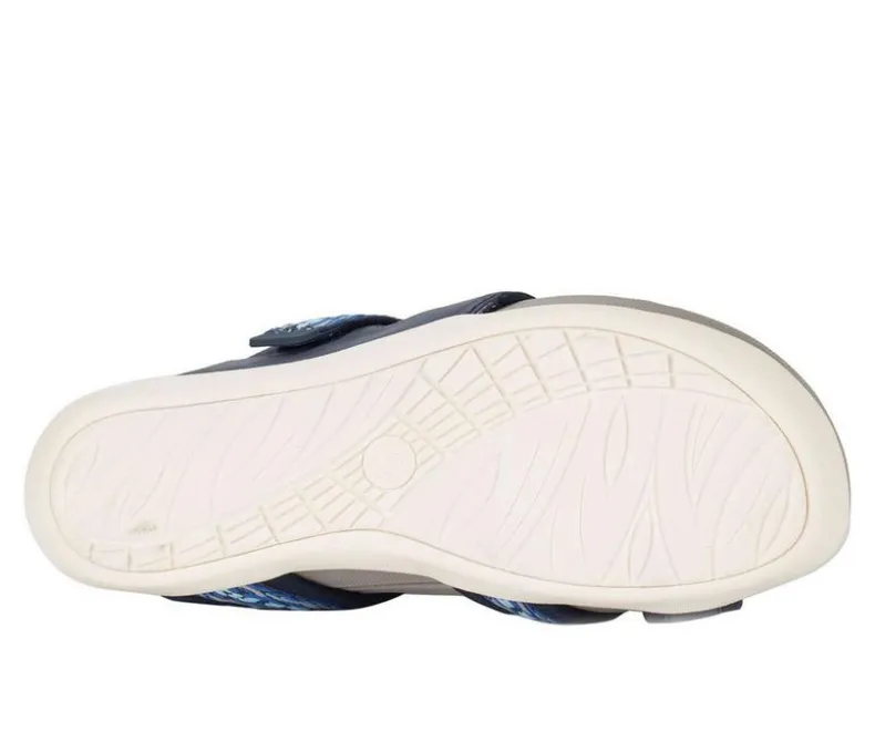 Sandals>Baretraps Women's Deserae Slip-Resistant Sandals