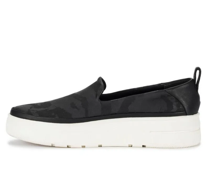 Boat Shoes & Slip-Ons>Baretraps Women's Nevin Slip Ons