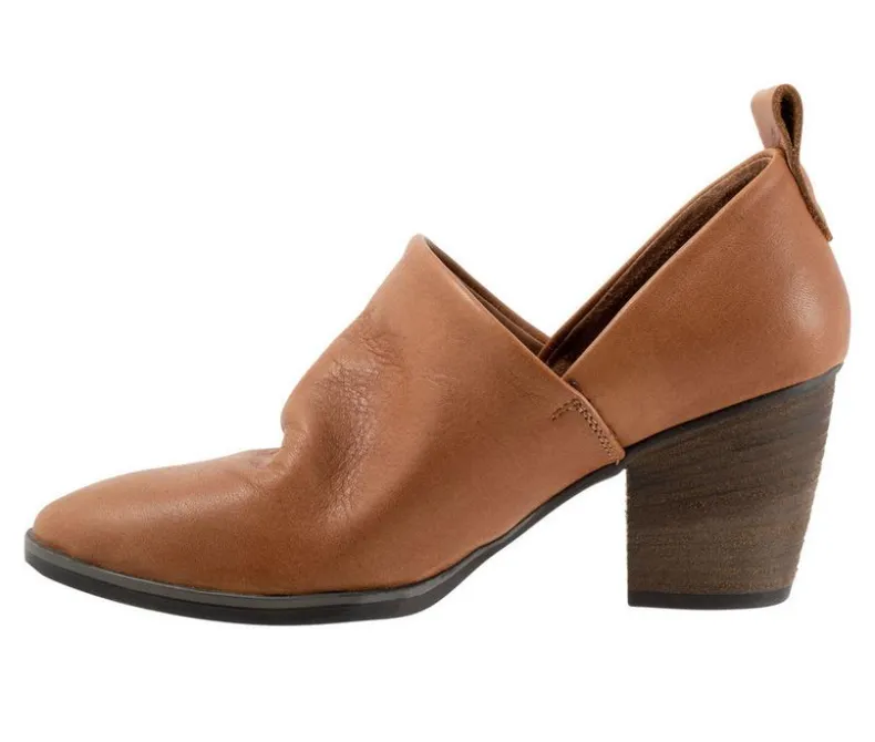 Dress>Bueno Women's Kesia Heeled Booties