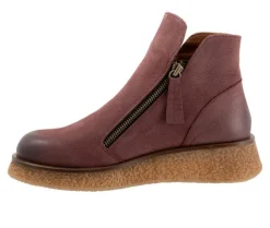 Boots & Booties><noscript><img width=