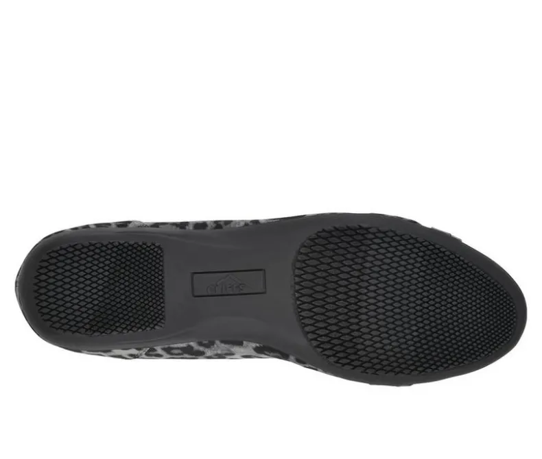 Flats>Cliffs by White Mountain Women's Calming Flats