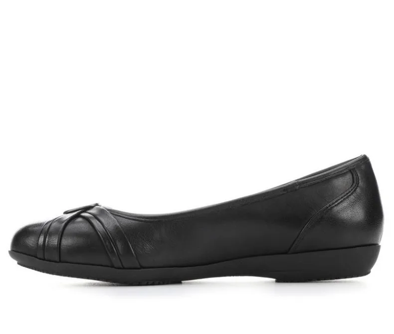 Flats>Cliffs by White Mountain Women's Calming Flats