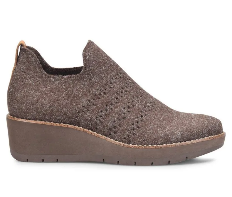 Dress>Comfortiva Women's Fields Wedge Shooties