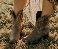 Cowboy & Western>Durango Women's Crush Distressed Shortie Western Boots