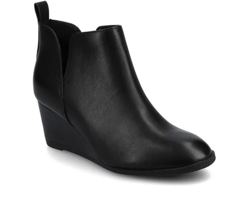Dress>Journee Collection Women's Mylee Wedge Booties