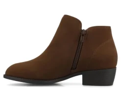 Boots & Booties><noscript><img width=