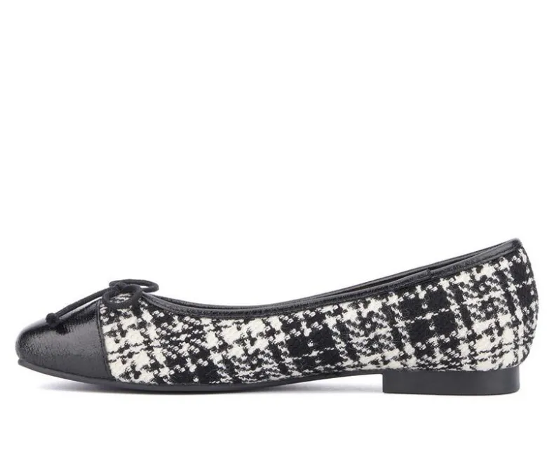 Flats>New York and Company Women's Patricia Flats