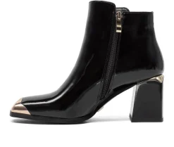 Boots & Booties><noscript><img width=