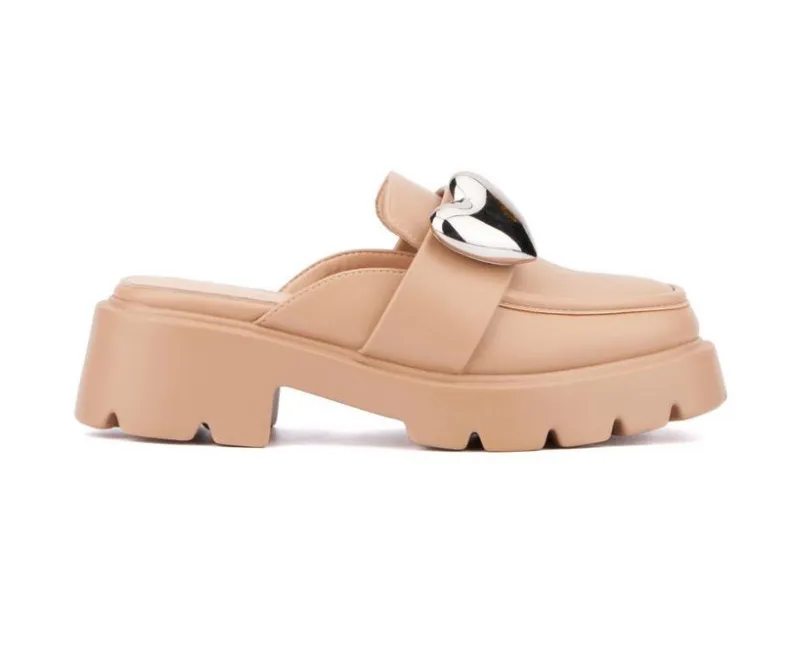 Clogs & Mules>Olivia Miller Women's Heart Lugged Clogs