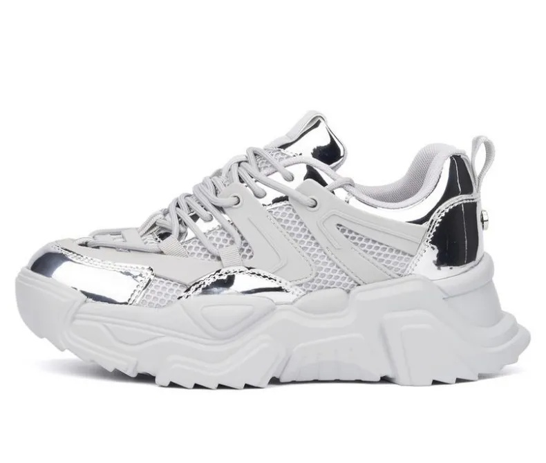 Fashion & Lifestyle>Olivia Miller Women's Zenith Sneakers