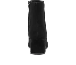 Boots & Booties><noscript><img width=