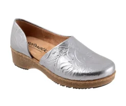 Boat Shoes & Slip-Ons>Softwalk Women's Addie Low Wedge Casual Shoes