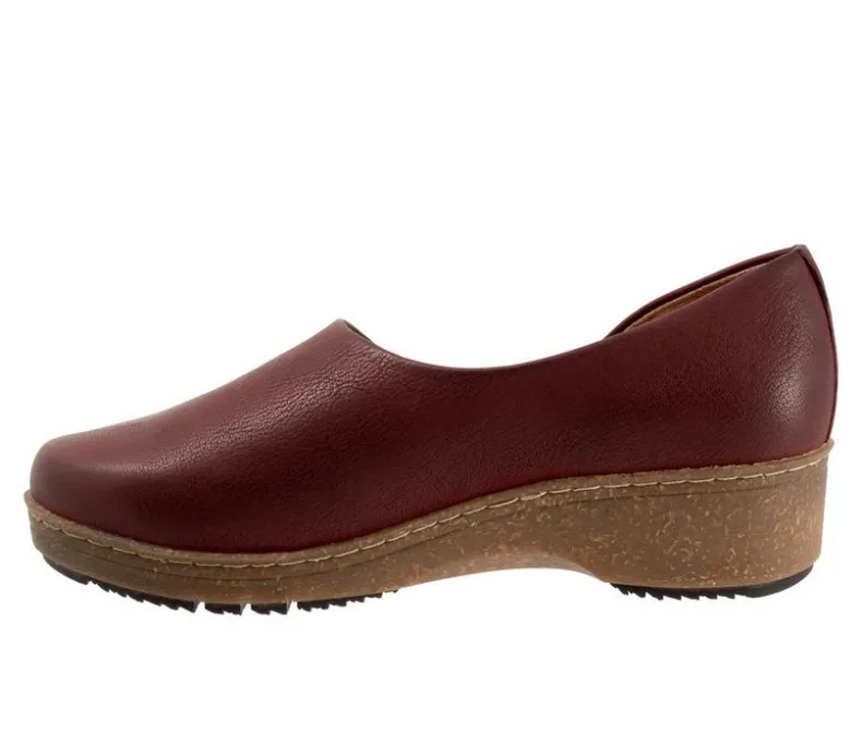 Boat Shoes & Slip-Ons>Softwalk Women's Addie Low Wedge Casual Shoes