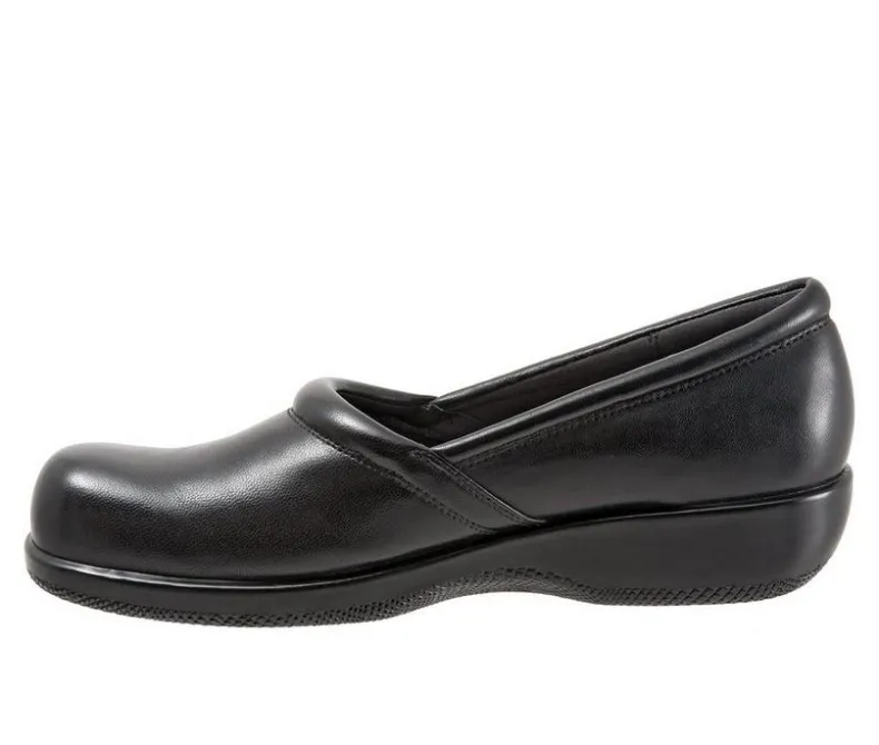 Clogs & Mules|Boat Shoes & Slip-Ons>Softwalk Women's Adora Flats