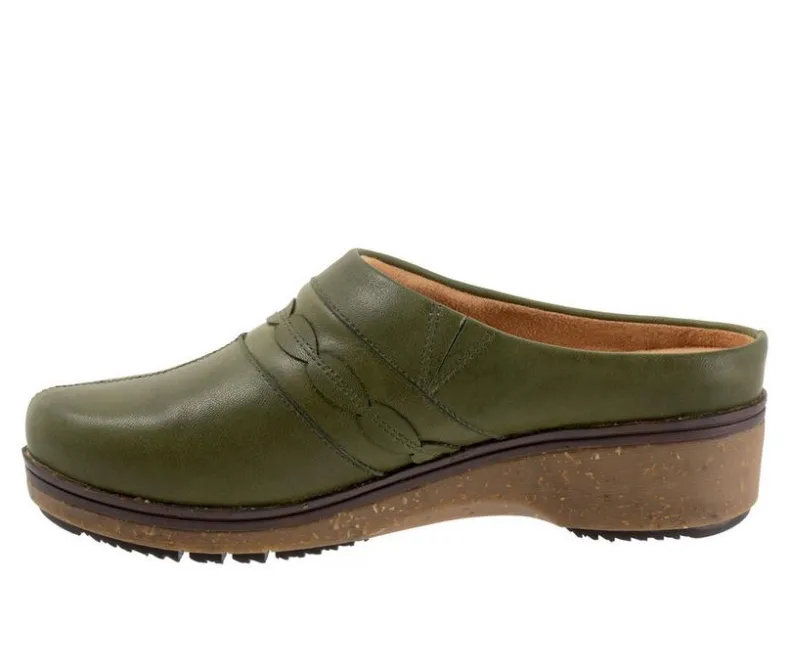 Clogs & Mules>Softwalk Women's Amber 3.0 Clogs