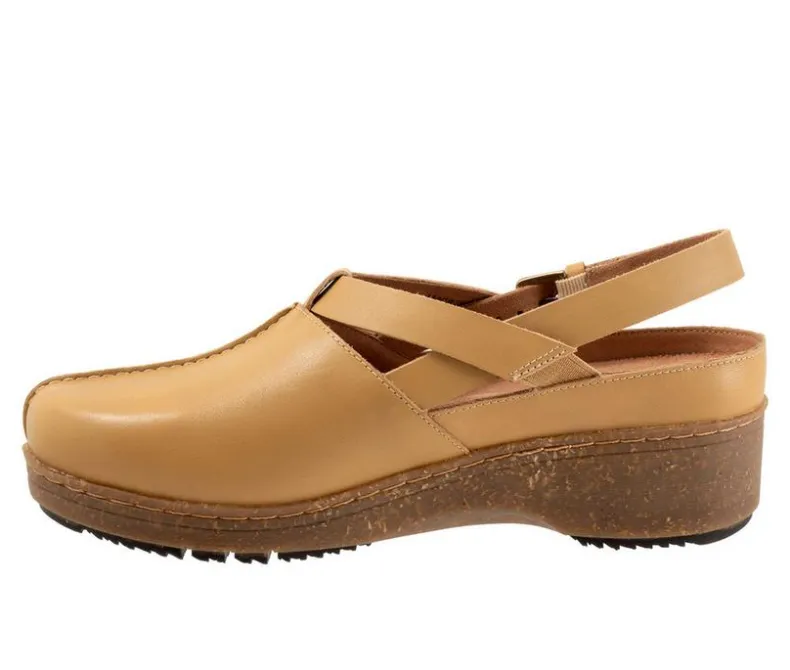 Clogs & Mules>Softwalk Women's Arica Clogs