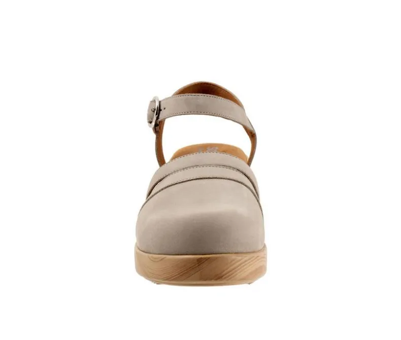 Clogs & Mules>Softwalk Women's Fillmore Clogs