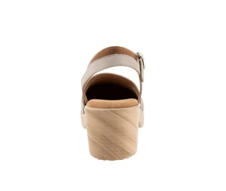 Clogs & Mules>Softwalk Women's Fillmore Clogs