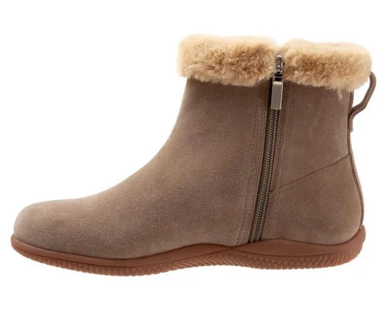 Cozy>Softwalk Women's Helena Winter Booties