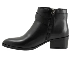 Boots & Booties><noscript><img width=