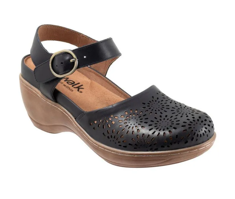 Clogs & Mules>Softwalk Women's Mabelle Perf Clogs