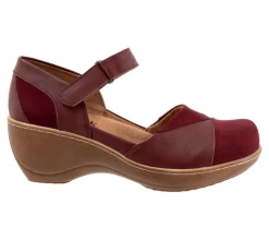 Clogs & Mules>Softwalk Women's Miri Heeled Clogs
