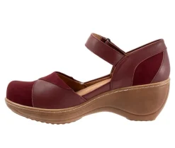 Clogs & Mules><noscript><img width=