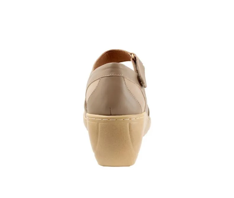 Clogs & Mules>Softwalk Women's Miri Heeled Clogs