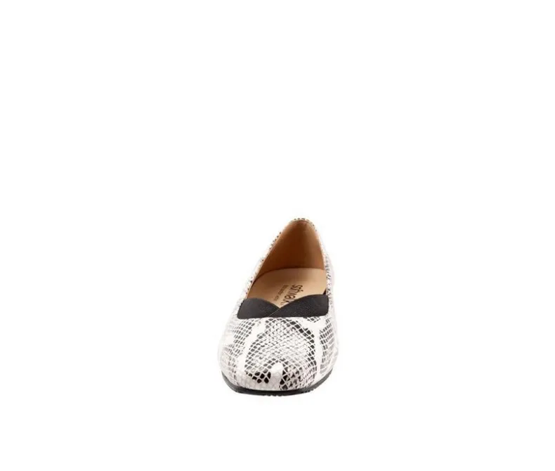 Loafers & Oxfords|Flats>Softwalk Women's Vianna Flats