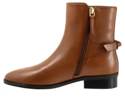 Boots & Booties><noscript><img width=