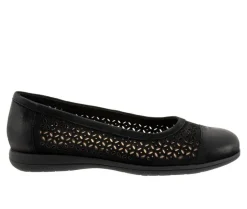 Flats>Trotters Women's Delmara Perf Flats