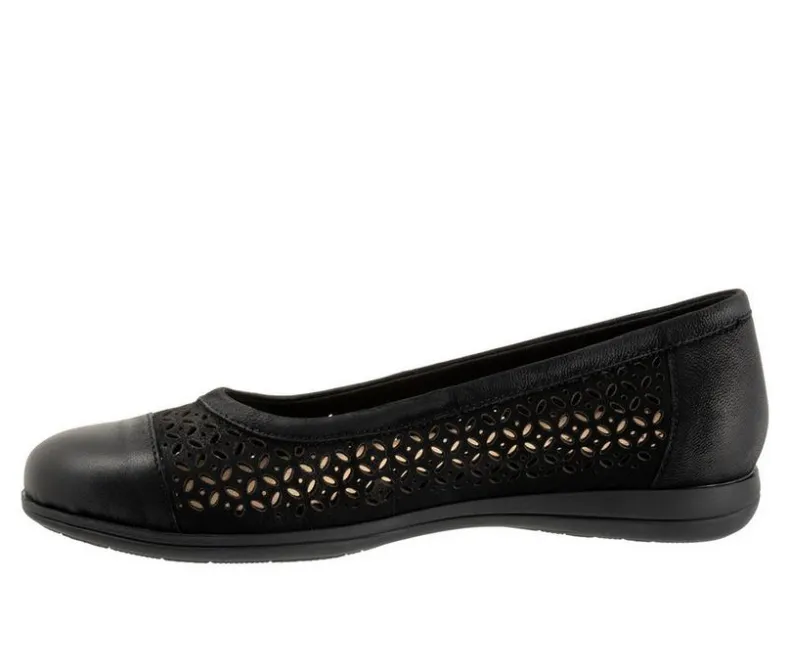Flats>Trotters Women's Delmara Perf Flats