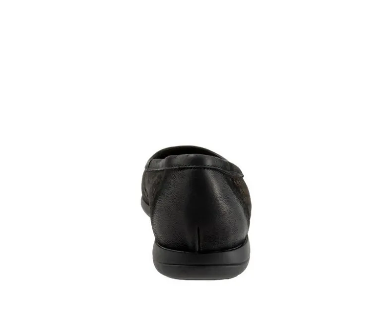 Flats>Trotters Women's Delmara Perf Flats