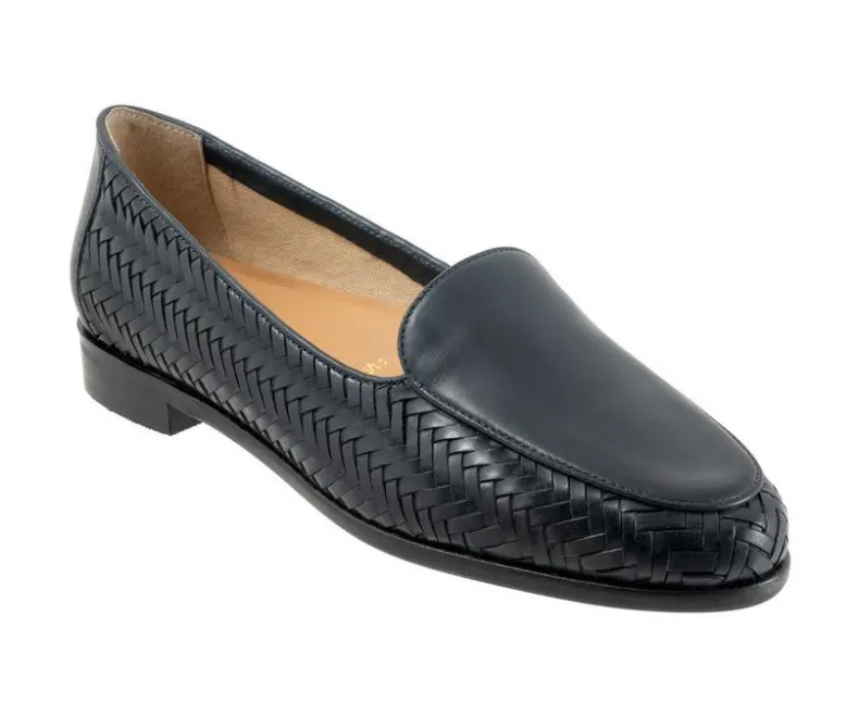 Loafers & Oxfords>Trotters Women's Lyric Loafers