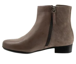 Boots & Booties><noscript><img width=