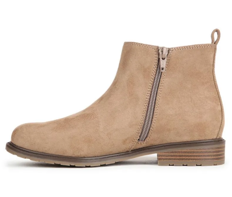 Chelsea>Vintage 7 Eight Women's Charm Booties